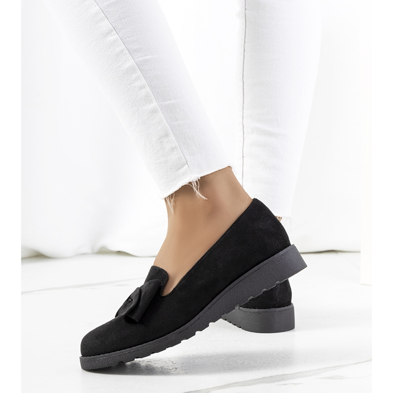 Zapatos negros en la cuña de Poolse 1