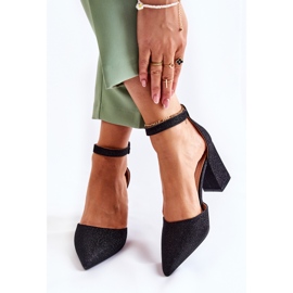 WS1 bombas de amira negro brillante en una barra 2