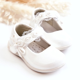 Bailarinas infantiles con velcro y encaje blancas blanco 3 Bailarinas infantiles con velcro y encaje blancas blanco 3