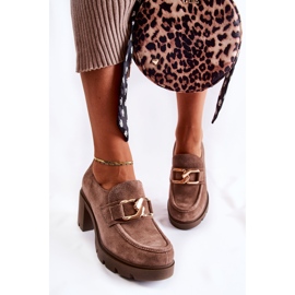 PL5 Zapatos elegantes Harmell beige oscuro en un pilar con un adorno dorado marrón 1