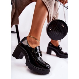 Zapatos elegantes en un pilar con un adorno plateado Black Harmell negro 5
