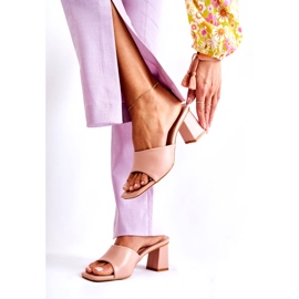 Chanclas clásicas de cuero rosa nude con tacón alto rosado 2