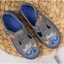 Zapatillas casa niño con velcro coche Befado gris 4