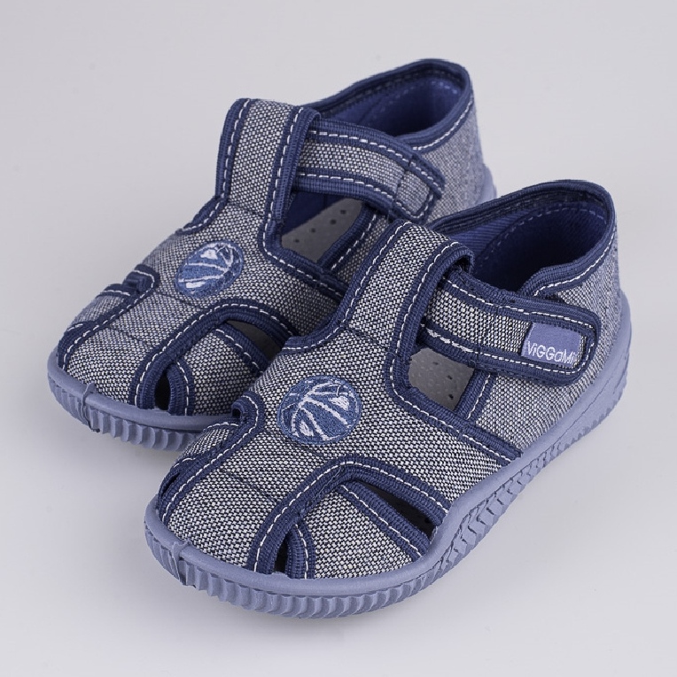 Zapatillas casa niño Viggami Daniel bordado gris 1