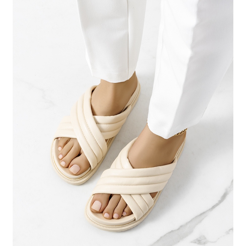 Zapatillas beige en la plataforma Daintree 2