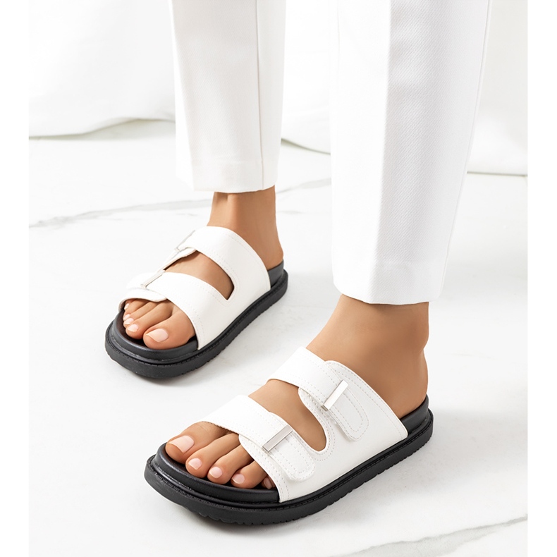 Zapatillas blancas en la plataforma Boonah blanco 2