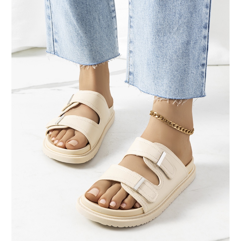 Zapatillas beige en la plataforma Boonah 1