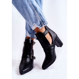 WJ2 Botas de moda sobre poste con recortes negro suelo 2