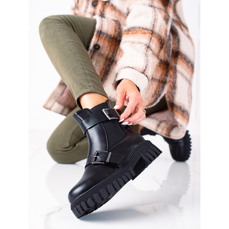 Bolsos negros con hebillas Goodin 1