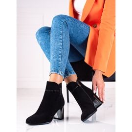 Botas negras clásicas en el puesto de Goodin negro 3
