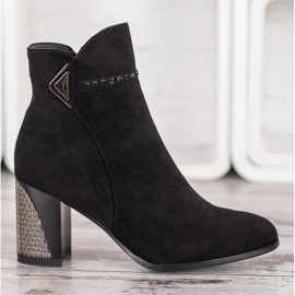 Botas negras clásicas en el puesto de Goodin negro 4