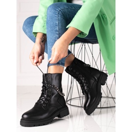 Bolsos negros de señora con cadena Shelovet sobre plataforma gruesa 1