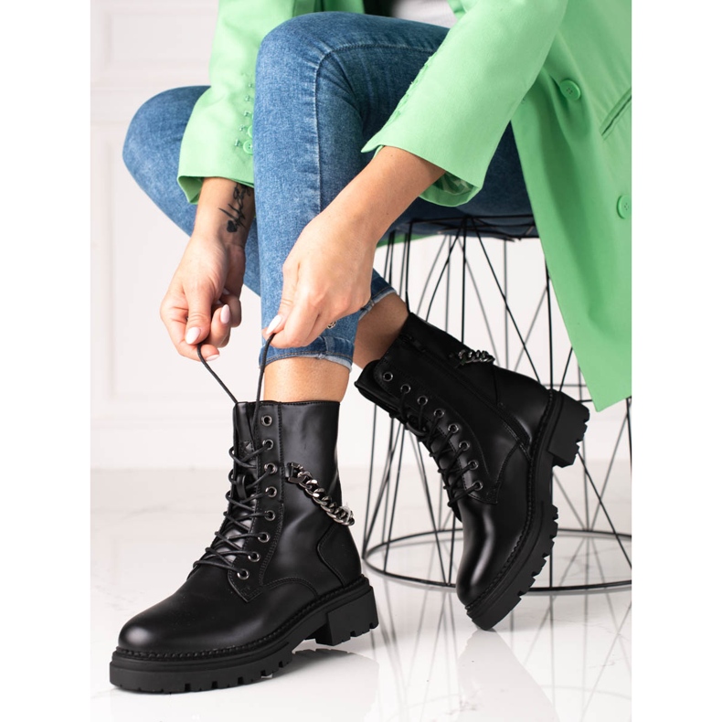 Bolsos negros de señora con cadena Shelovet sobre plataforma gruesa 1