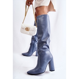 Botas Mayra Clásicas Azules On A Post 4