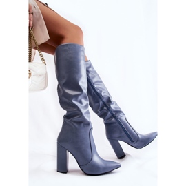 Botas Mayra Clásicas Azules On A Post 6