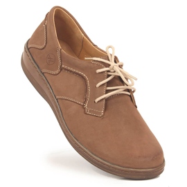 Cómodos zapatos de mujer de piel en color beige Helios 715 1