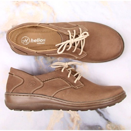 Cómodos zapatos de mujer de piel en color beige Helios 715 3