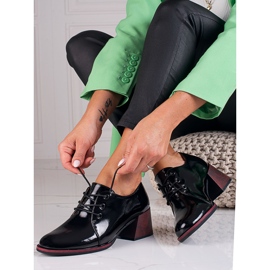 Zapatos de tacón Vinceza lacados negro 1