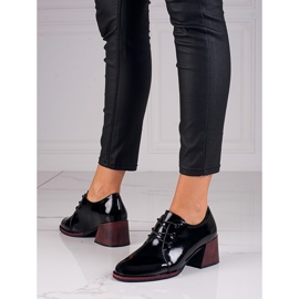 Zapatos de tacón Vinceza lacados negro 2
