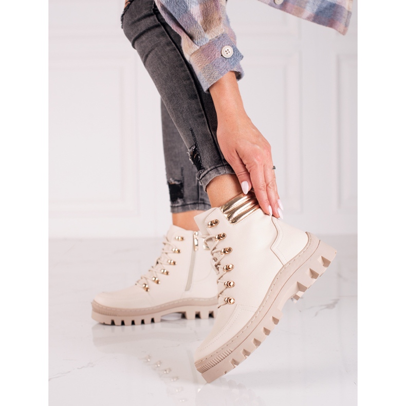 Botas beige de W. Potocki 1 Botas beige de W. Potocki 1