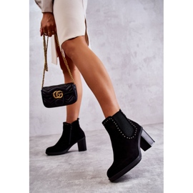 PG1 Botas de ante Cambia negras con tachuelas en un poste negro 2 PG1 Botas de ante Cambia negras con tachuelas en un poste negro 2