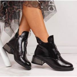 Botas de mujer Filippo negras sobre taco decorativo negro 1