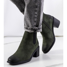 Botas verdes Aston 2