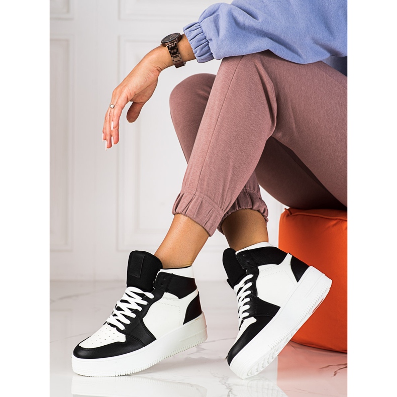 Deportivas altas de mujer Shelovet en blanco y negro 1