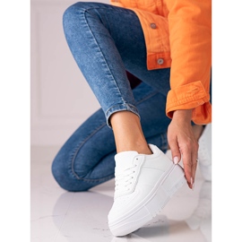 Zapatillas deportivas de mujer Shelovet blancas en la plataforma. blanco 2