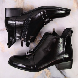 Botas de mujer lacadas en negro Potocki con hebilla 1 Botas de mujer lacadas en negro Potocki con hebilla 1