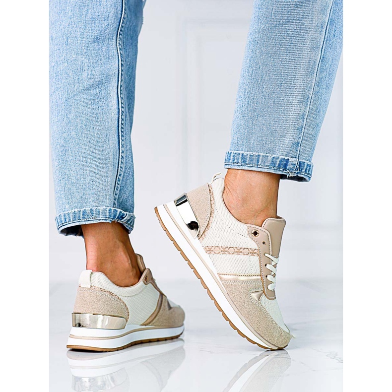Sneakers beige de mujer con inserciones Shelovet doradas dorado 1