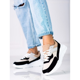 Cómodas zapatillas Shelovet para mujer en una gruesa plataforma negra y beige. negro 2