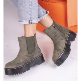 Botines Chelsea de mujer en color verde con plataforma Shelovet fabricados en ante ecológico 1 Botines Chelsea de mujer en color verde con plataforma Shelovet fabricados en ante ecológico 1