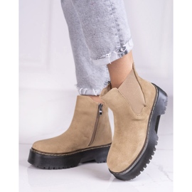 Botines Chelsea de mujer marrones con plataforma Shelovet fabricados en ante ecológico marrón 2
