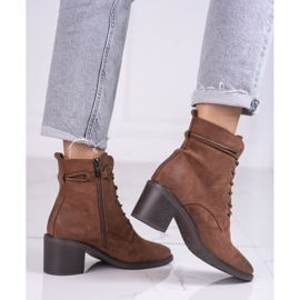 Botas de mujer con cordones Shelovet marrones fabricadas en ante ecológico marrón 1