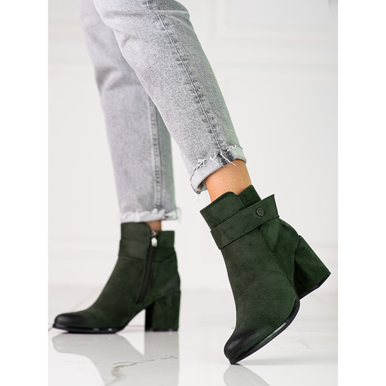 Botas de mujer color verde sobre poste fabricadas en ante ecológico Shelovet 1