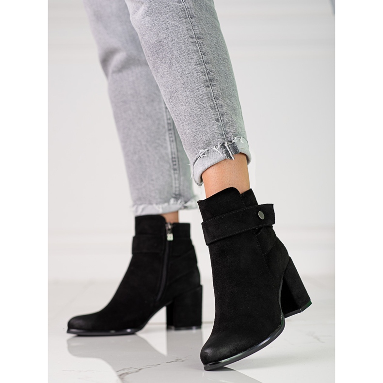 Botas negras de mujer sobre poste fabricadas en ante ecológico Shelovet negro 1