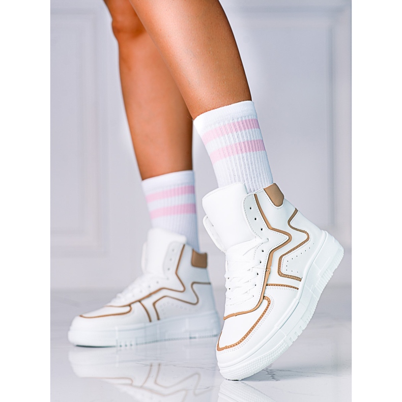 Deportivas de mujer High Shelovet fabricadas en piel ecológica de color blanco y beige. 1
