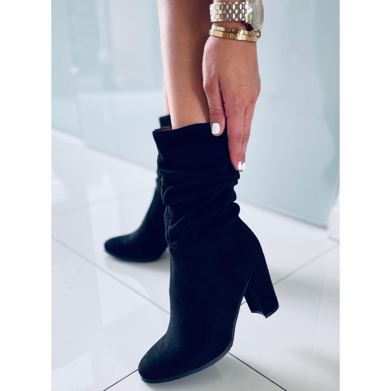 Pola Negro tacones altos 2