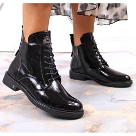 Botas aislantes mujer lacadas en negro Potocki 2