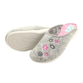 Pantuflas de Fieltro Gris Adanex 27885 Sara con Flores rosa 4