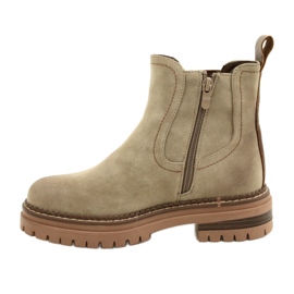 Botas para mujeres de Evento aisladas con caqui 22bt35-5038 beige 2