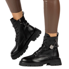 Botas para mujeres con un pin de seguridad y cadena negra Filippo DBT4059 negro 4
