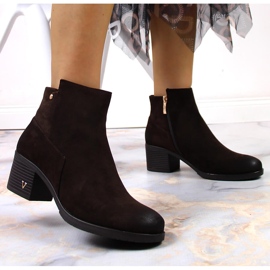 Botas de mujer en el puesto de gamuza ecológica marrón Potocki 6