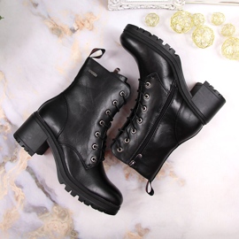 Botas negras con cordones Vinceza en el poste negro 6