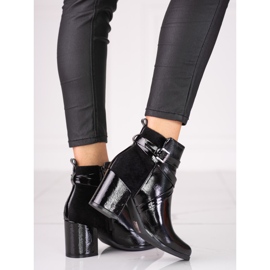 Botas de mujer en el puesto de Shelovet. negro 1