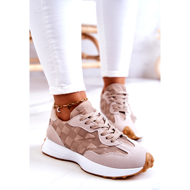 Zapatos deportivos beige de mujeres 2
