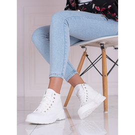 Zapatillas altas blancas con cordones para mujer en la plataforma Shelovet blanco 2