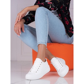 Zapatillas blancas con cordones para mujer en la plataforma Shelovet. blanco 1