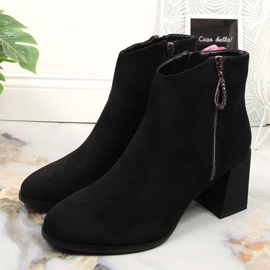 S.Barski Botas de mujer sobre bloque de ante negro de S. Bararski 2